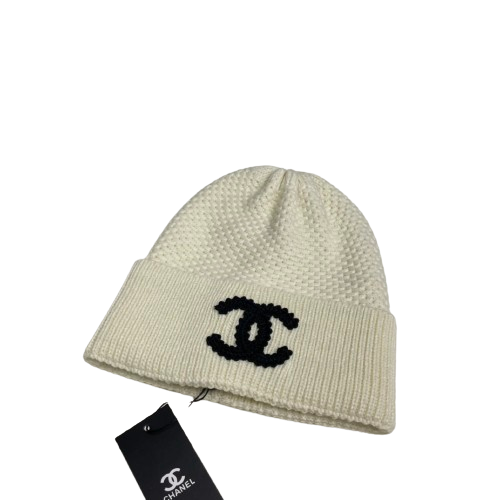BONNET CHANEL - L'ÉLÉGANCE PARISIENNE POUR L'HIVER