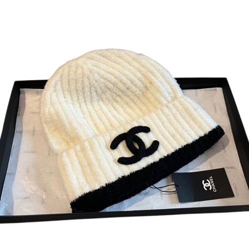 BONNET CHANEL - L'ÉLÉGANCE PARISIENNE POUR L'HIVER