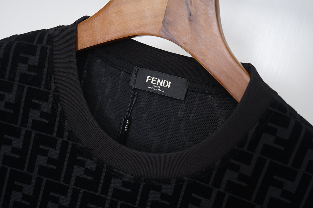 T-SHIRT FENDI - ESSENTIEL DE LUXE