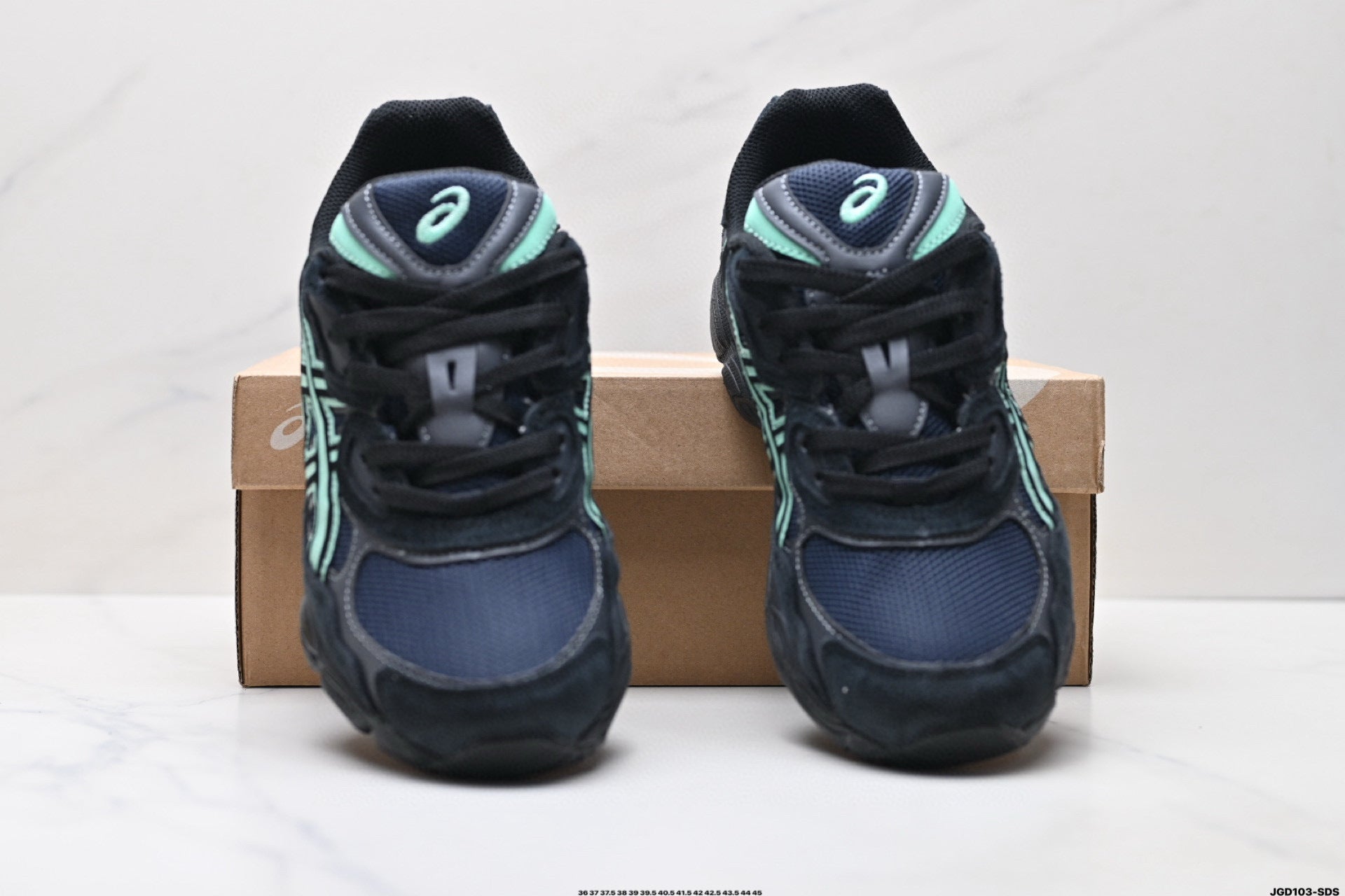 ASICS GEL-NYC - L'ESPRIT URBAIN DE NEW YORK DANS UNE SILHOUETTE TECHNIQUE