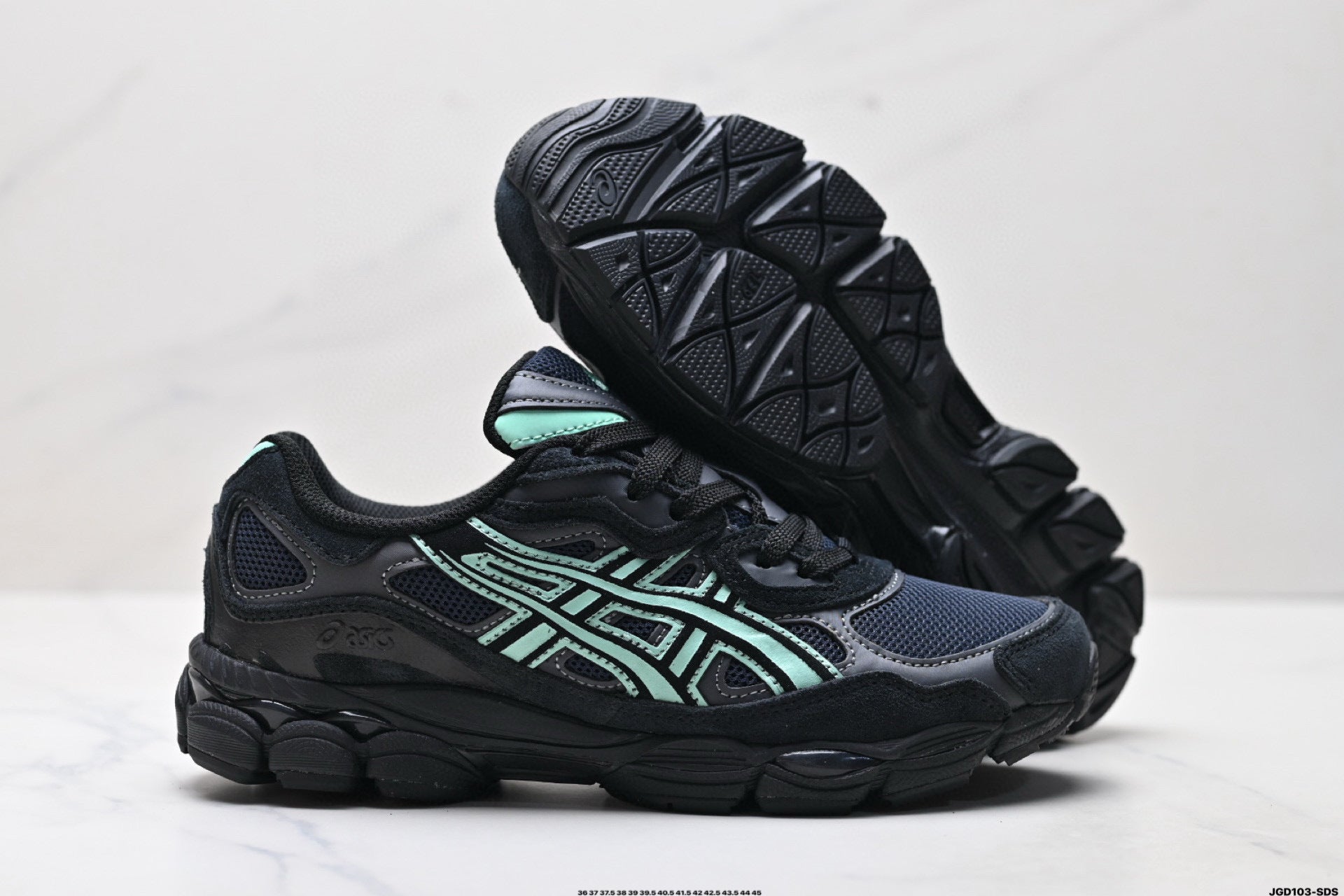 ASICS GEL-NYC - L'ESPRIT URBAIN DE NEW YORK DANS UNE SILHOUETTE TECHNIQUE