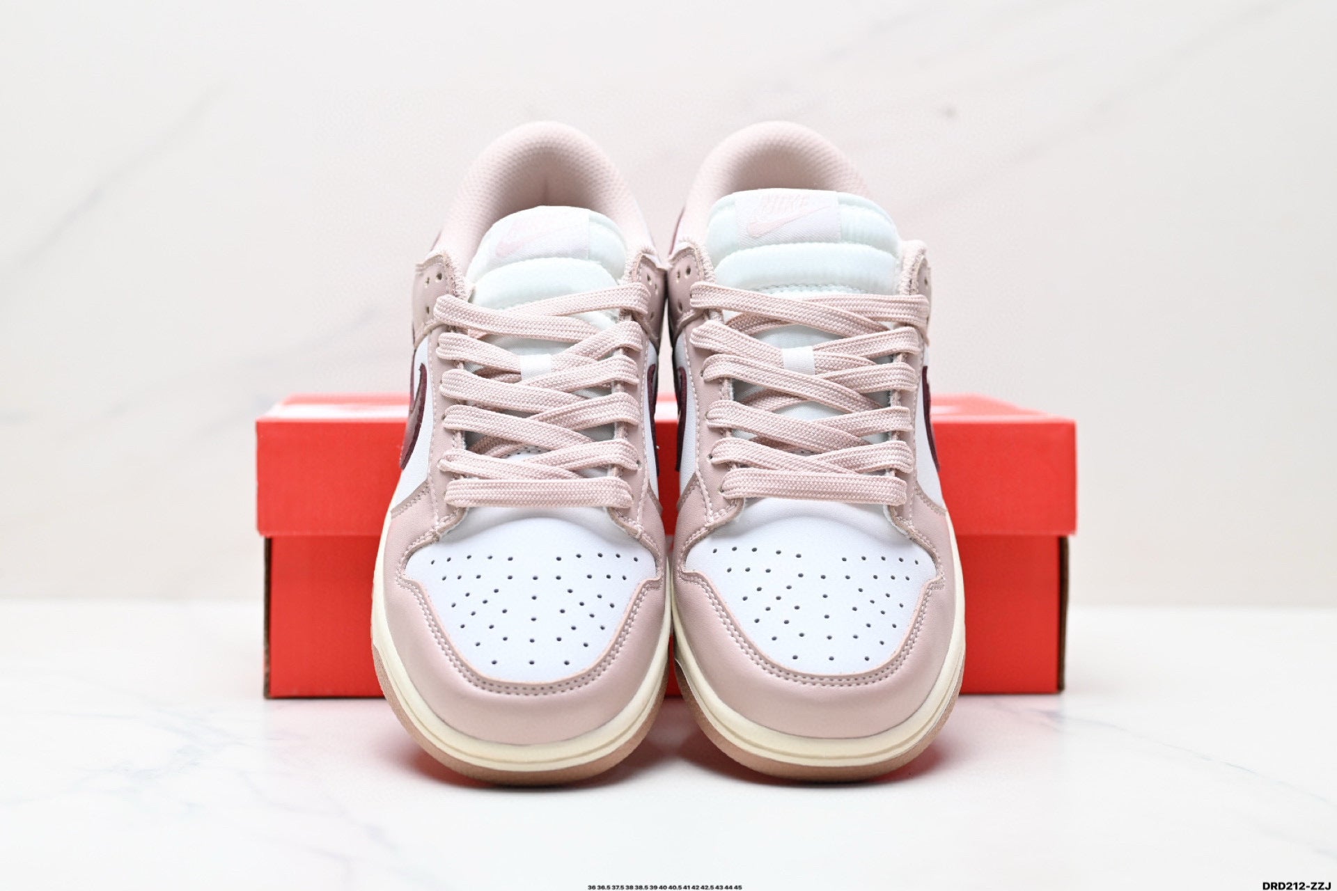 NIKE DUNK LOW - L'ICÔNE DU STREETWEUR RETOURNÉE AUX SOURCES