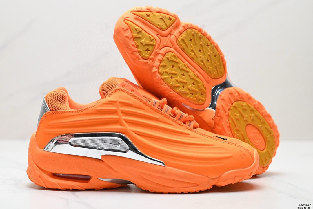 NIKE NOCTA HOT STEP 2 - LA TECHNOLOGIE NOCTURNE DE DRAKE