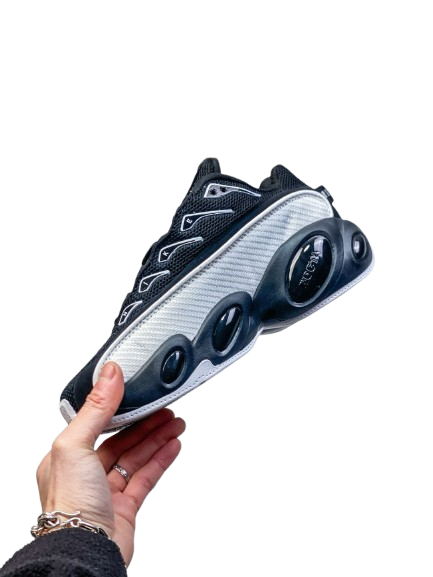 NIKE NOCTA GLIDE « BLACK » - L'ÉLÉGANCE UTILITAIRE DE DRAKE