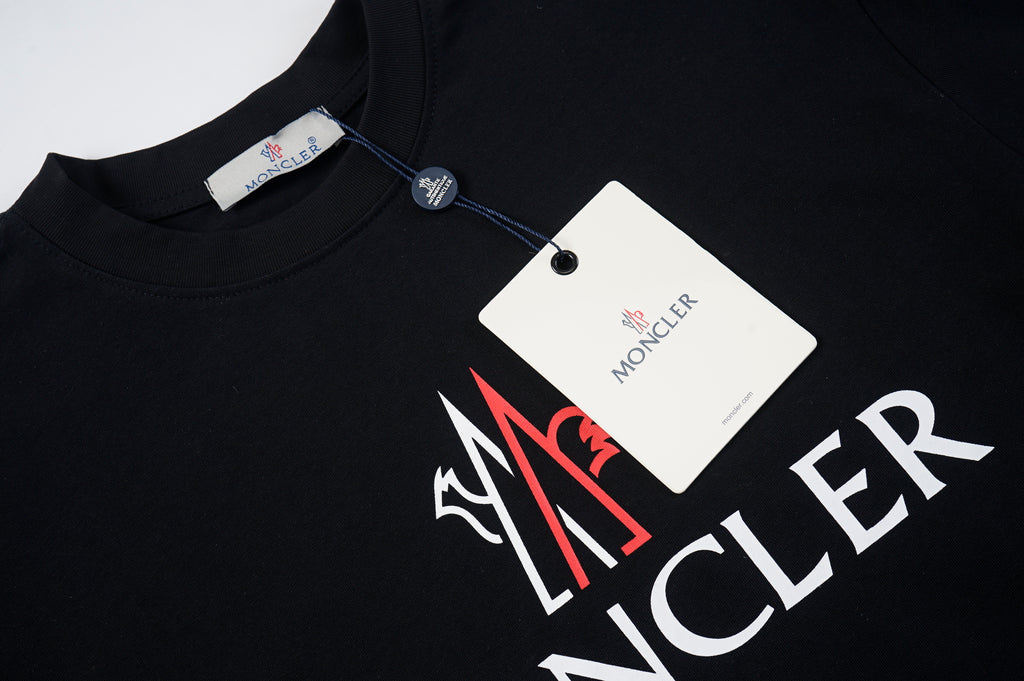 T-SHIRT MONCLER | L'ESPRIT ALPIN DANS SON ÉTAT PUR