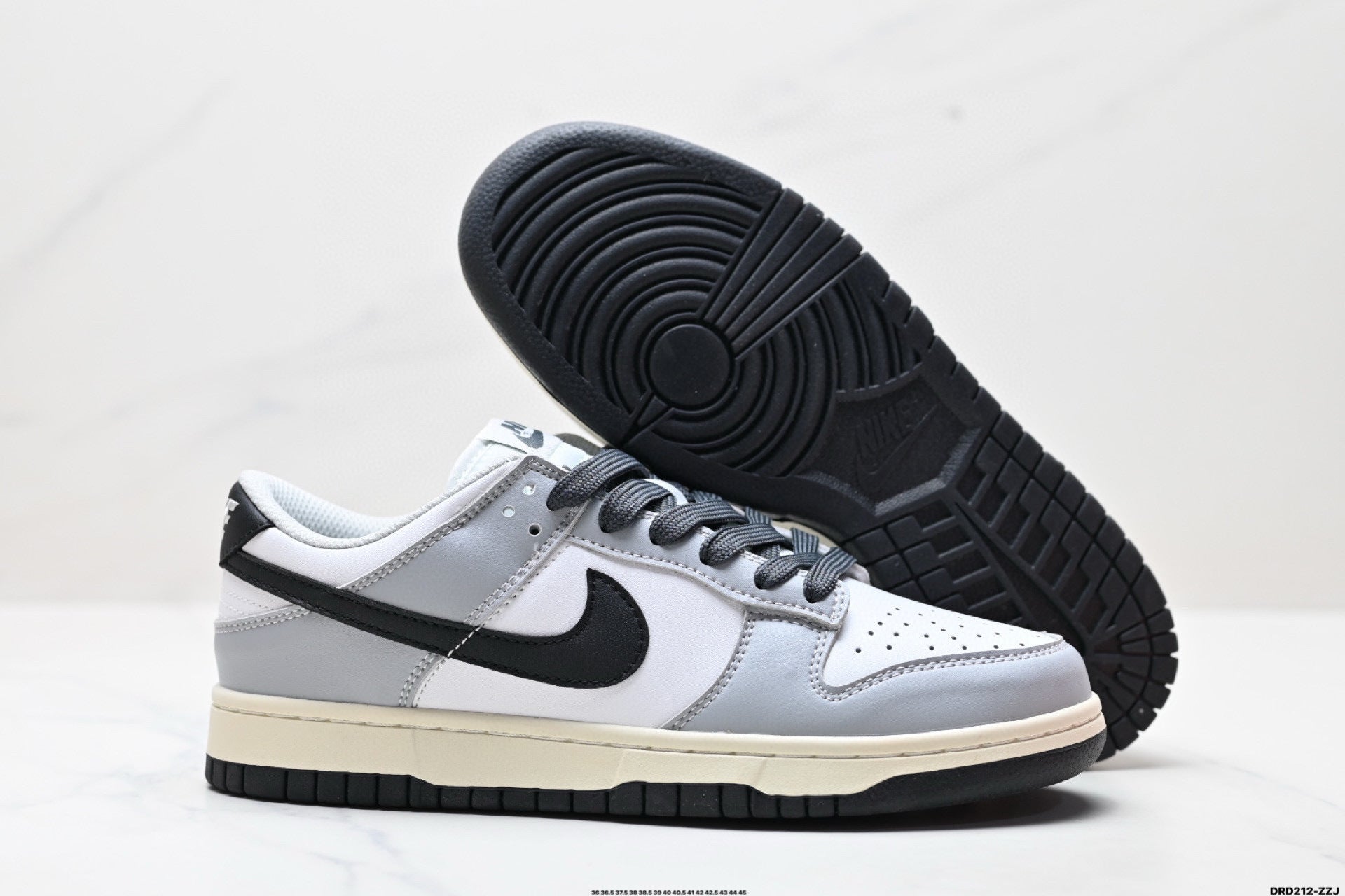 NIKE DUNK LOW - L'ICÔNE DU STREETWEUR RETOURNÉE AUX SOURCES