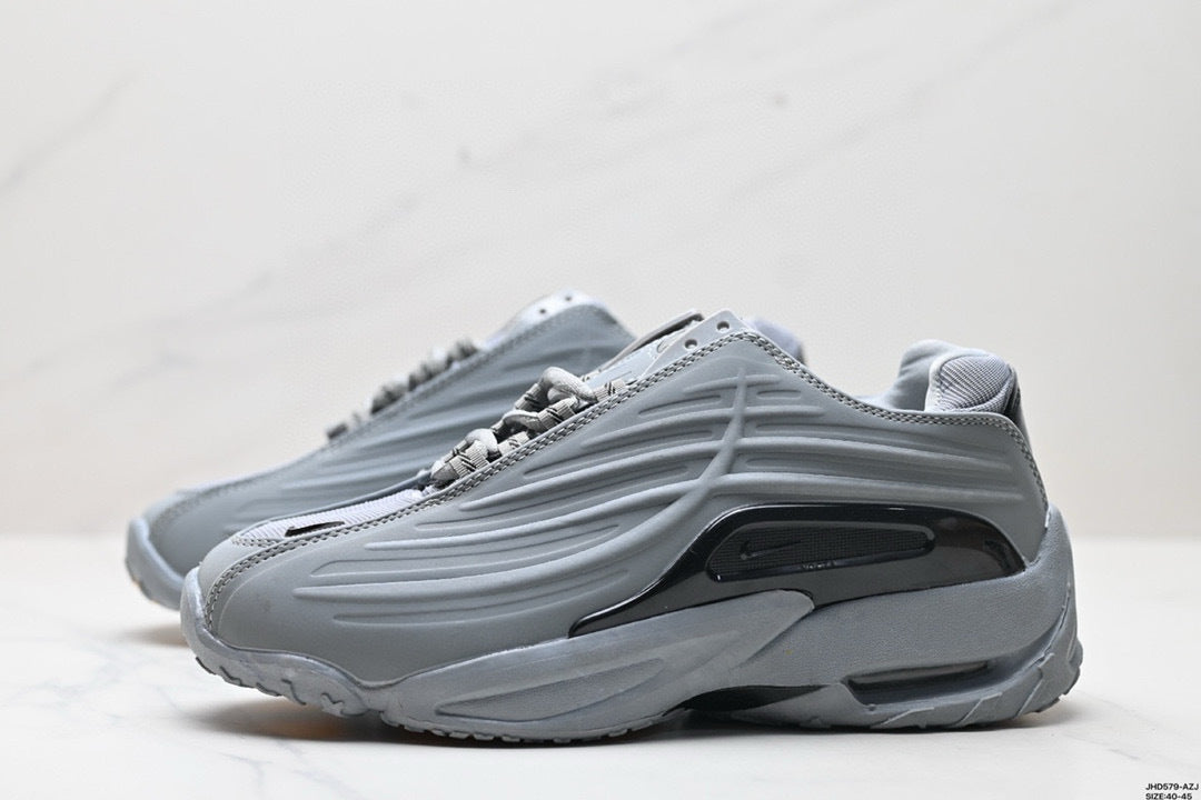 NIKE NOCTA HOT STEP 2 - LA TECHNOLOGIE NOCTURNE DE DRAKE