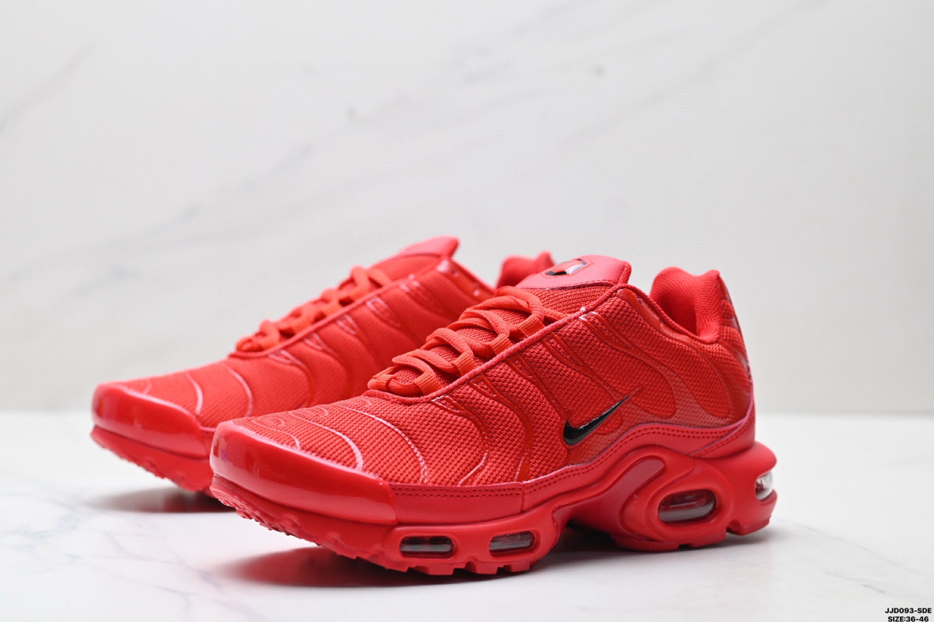 NIKE AIR MAX PLUS (TN) - L'ICÔNE REBELLE AU DÉGRADÉ VIBRANT