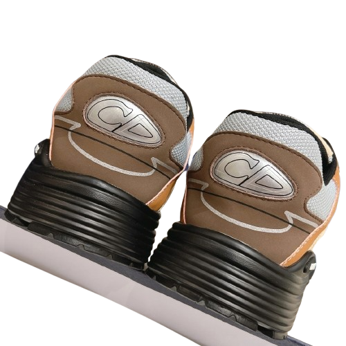 DIOR B30 SNEAKER - LA RENAISSANCE RÉTRO-FUTURISTE