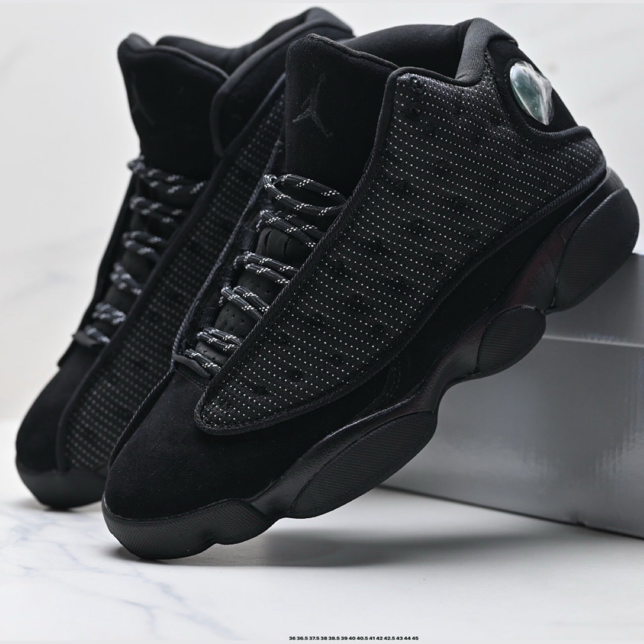 AIR JORDAN 13 « BLACK CAT » - LA PRÉDATRICE NOCTURNE