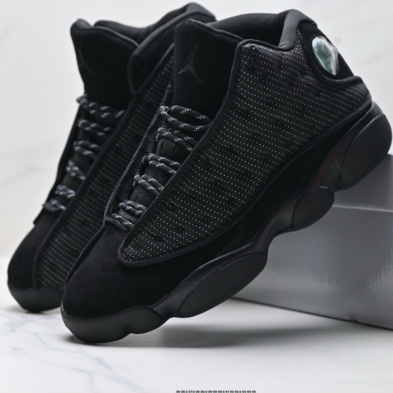 AIR JORDAN 13 « BLACK CAT » - LA PRÉDATRICE NOCTURNE