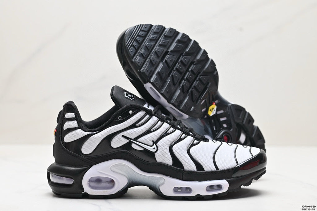 NIKE AIR FORCE 1 MID - LA LÉGENDE MONTE D'UN CRAN