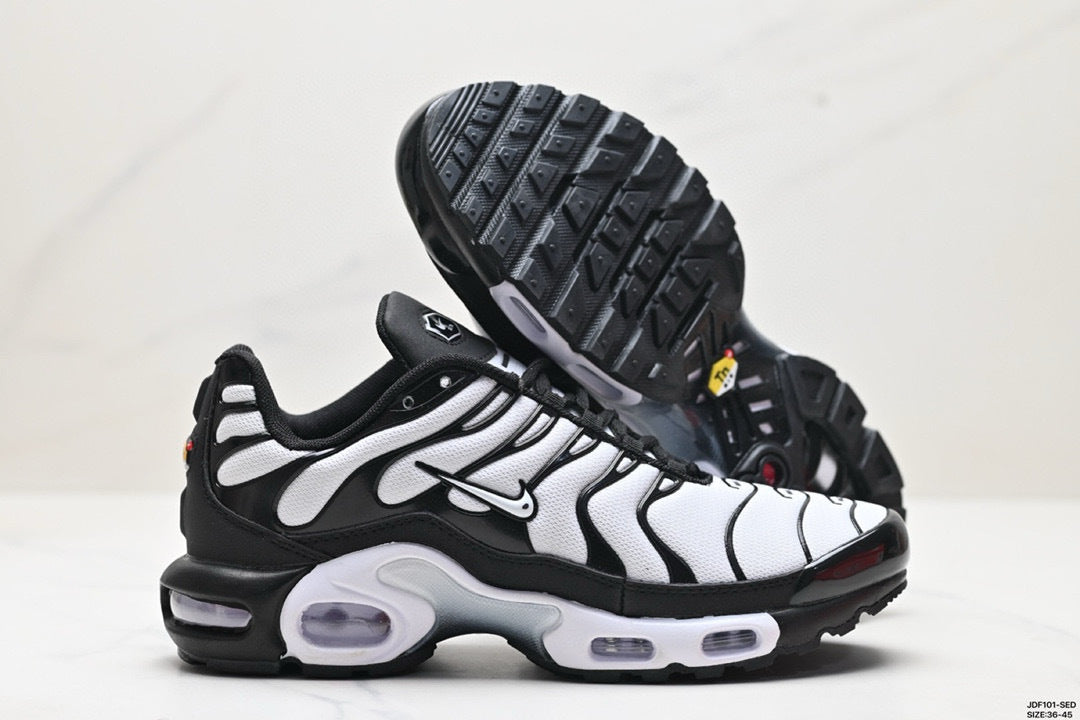 NIKE AIR FORCE 1 MID - LA LÉGENDE MONTE D'UN CRAN