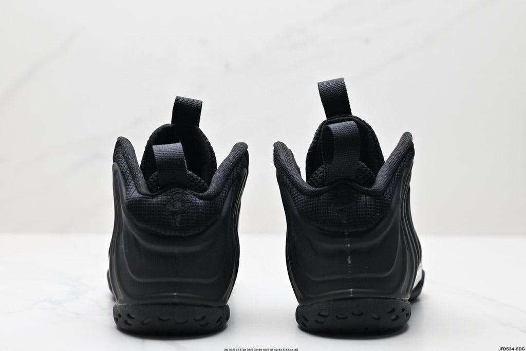 NIKE AIR FOAMPOSITE ONE « ANTHRACITE » - L'INTIMIDATION EN GRIS PROFOND