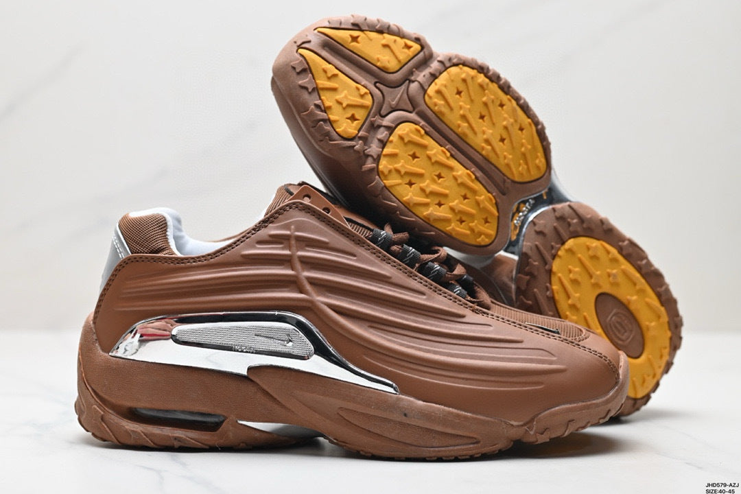 NIKE NOCTA HOT STEP 2 - LA TECHNOLOGIE NOCTURNE DE DRAKE