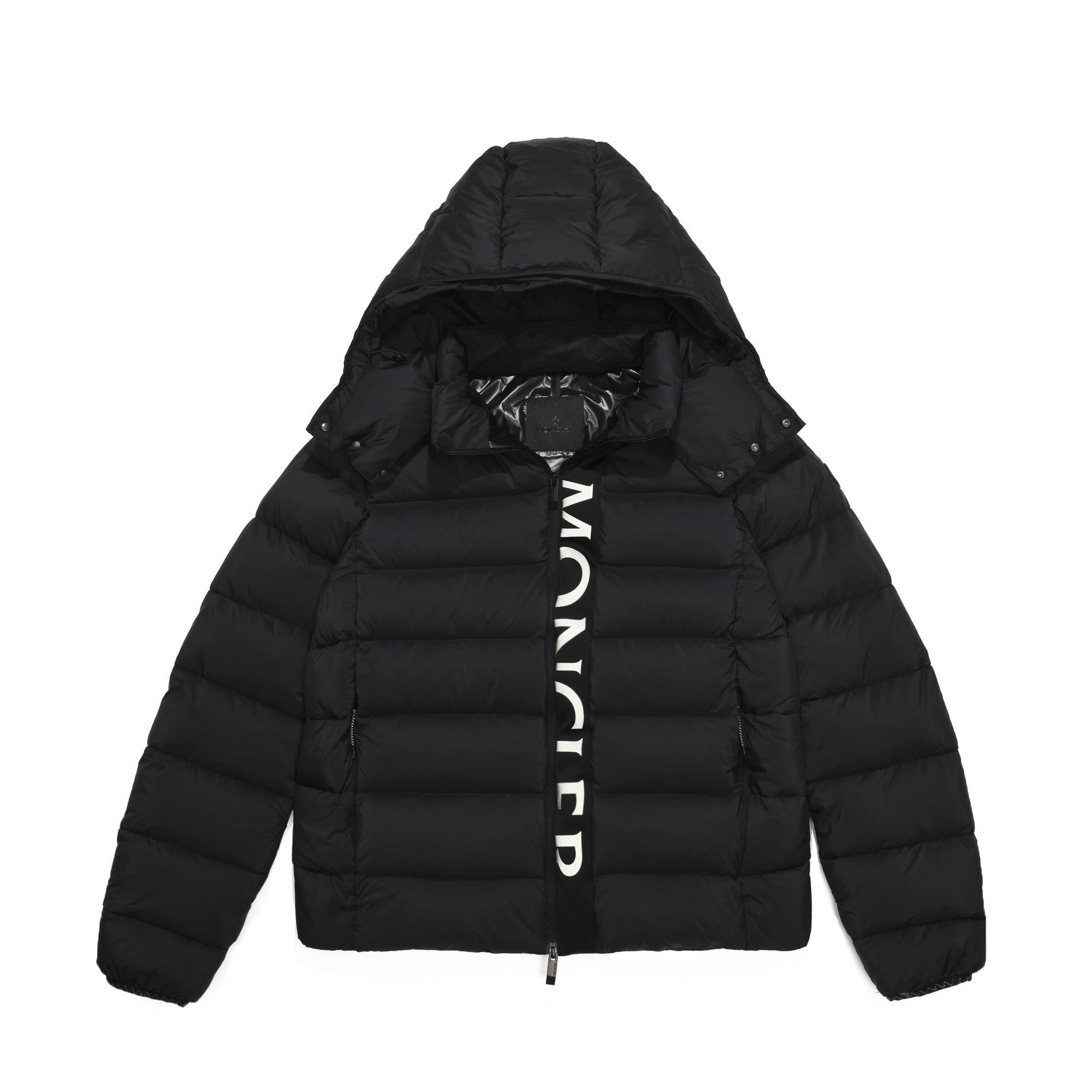 DOUDOUNE MONCLER | L'ICÔNE ABSOLUE DU LUXE ALPIN