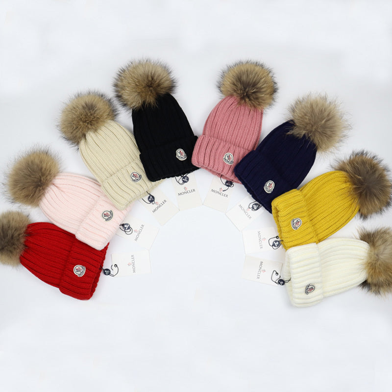 BONNET MONCLER - L'ÉLÉGANCE ALPINE POUR LA TÊTE