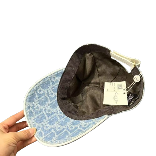 CASQUETTE DIOR - L'AUDACE CHIC DE LA MAISON