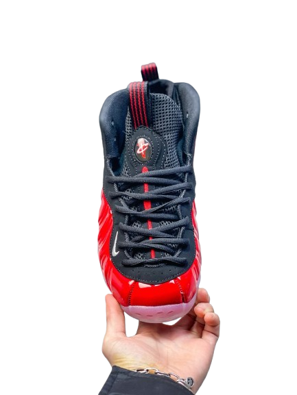 NIKE AIR FOAMPOSITE ONE - L'ICÔNE FUTURISTE EN MOULAGE - BASKET DE BASKET MYTHIQUE