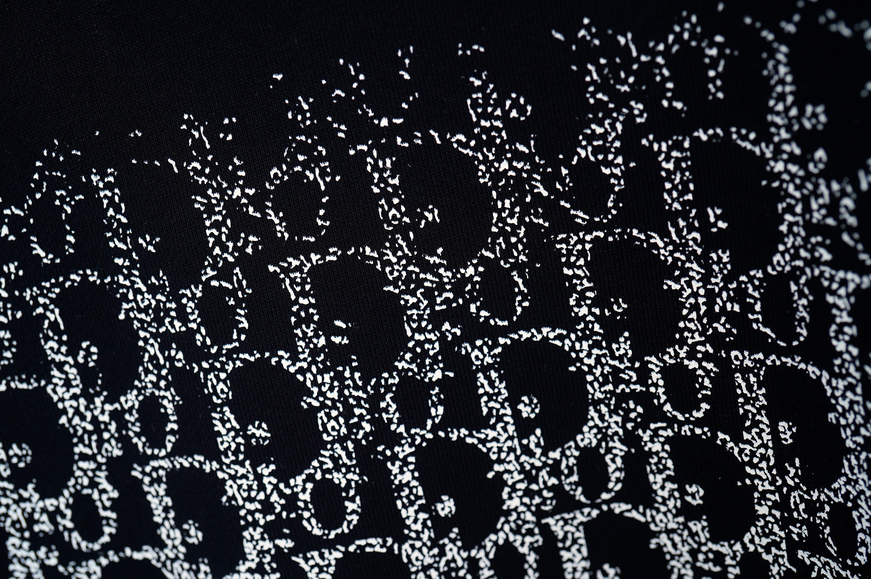 PULL CHRISTIAN DIOR | L'Alliance du Luxe et du Confort