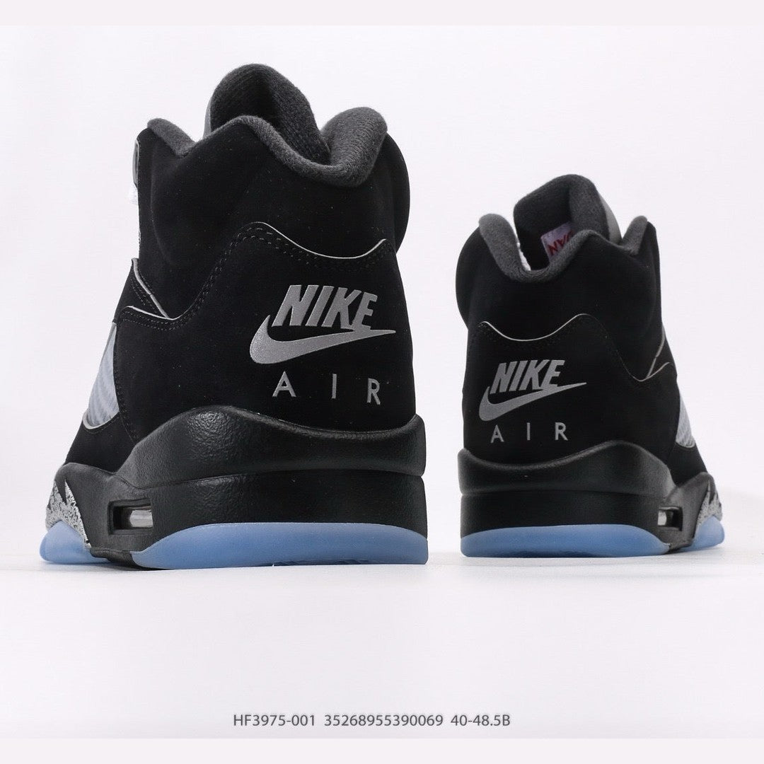 AIR JORDAN 5 RETRO « BLACK METALLIC » REIMAGINED - L'ICÔNE REDÉFINIE