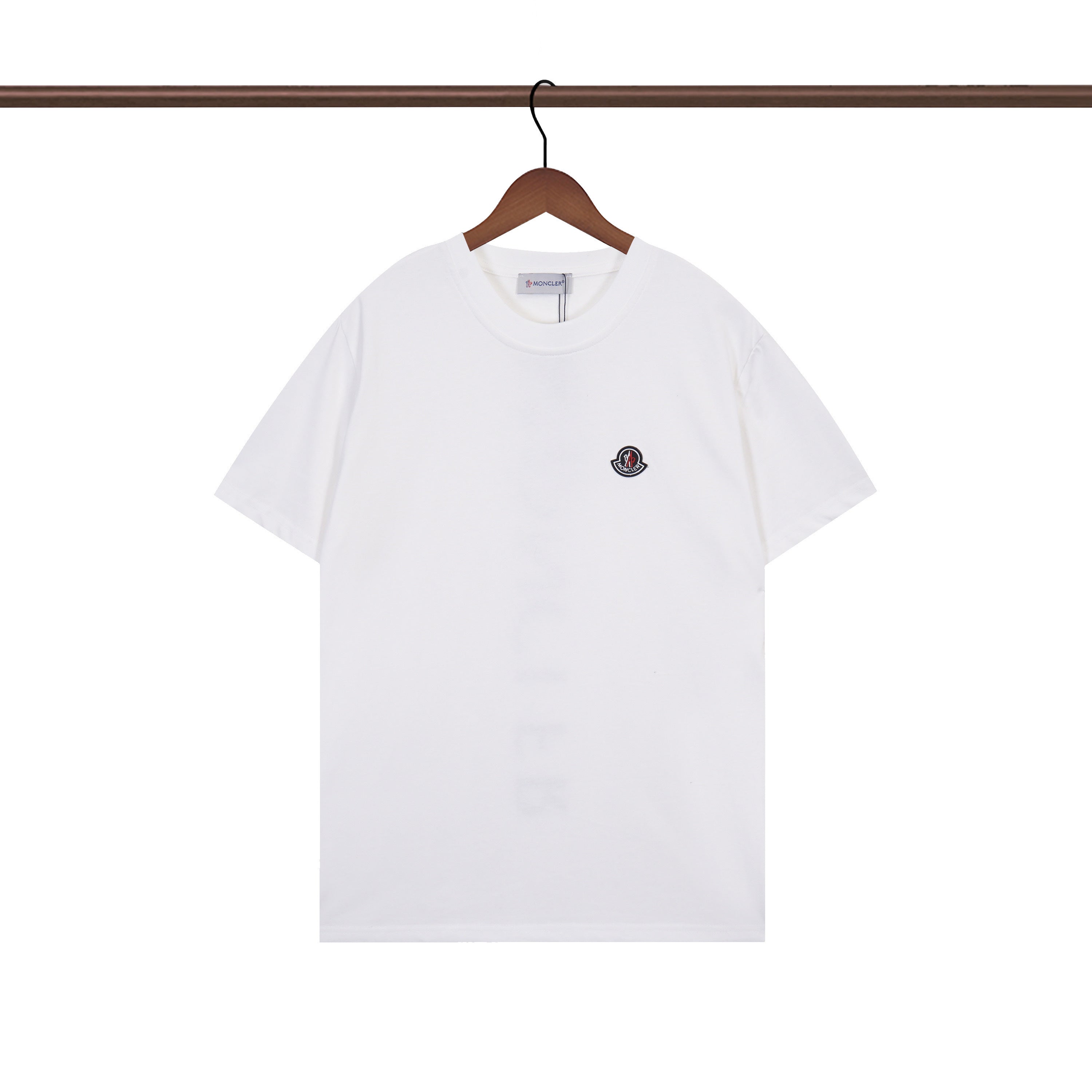 T-SHIRT MONCLER | L'ESPRIT ALPIN AU QUOTIDIEN