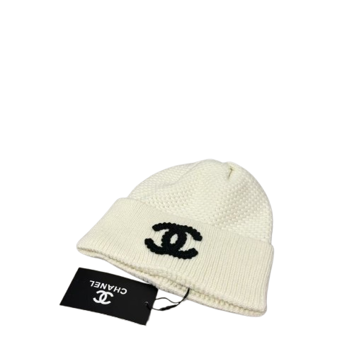 BONNET CHANEL - L'ÉLÉGANCE PARISIENNE POUR L'HIVER