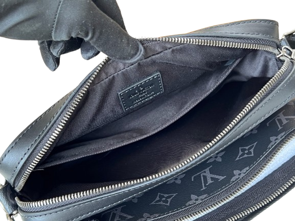 SACHOCHE LOUIS VUITTON - L'ESSENCE DU LUXE URBAIN & PRATIQUE