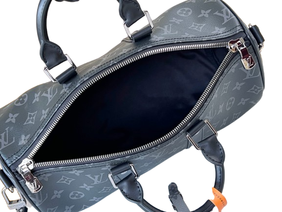 SACHOCHE LOUIS VUITTON - L'ESSENCE DU LUXE URBAIN & PRATIQUE