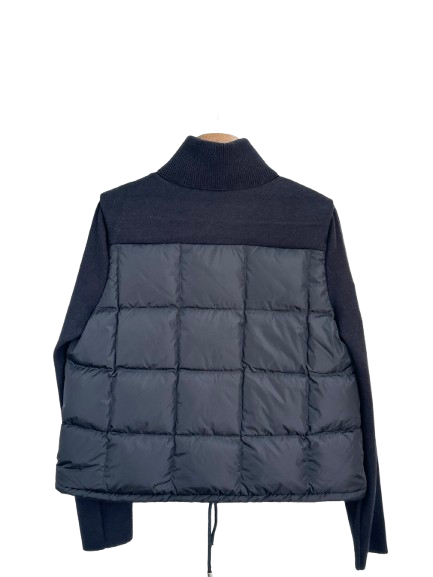 DOUDOUNE À EMPIÈCEMENTS EN MAILLE | L'HYBRIDATION INNOVANTE