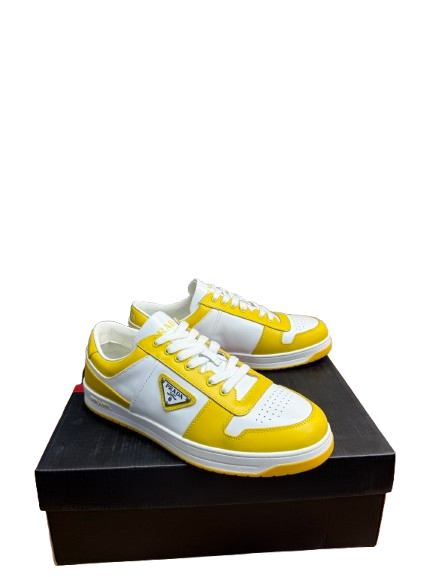 PRADA DOWNTOWN BASKETS BASSES EN CUIR JAUNE - AUDACE NÉON & LUXE URBAN