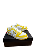PRADA DOWNTOWN BASKETS BASSES EN CUIR JAUNE - AUDACE NÉON & LUXE URBAN