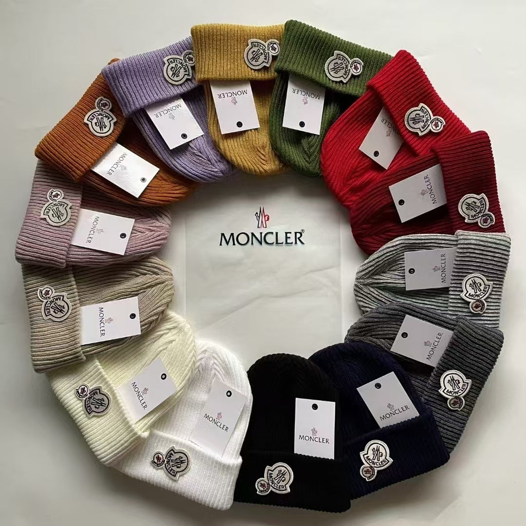 BONNET MONCLER - L'ÉLÉGANCE ALPINE POUR LA TÊTE