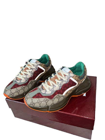 CHAUSSURES GUCCI RHYTON - L'ICÔNE DÉCALÉE DU LUXE DÉCONTRACTÉ