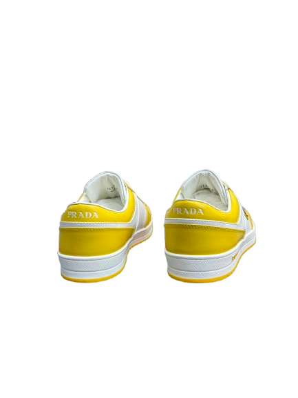 PRADA DOWNTOWN BASKETS BASSES EN CUIR JAUNE - AUDACE NÉON & LUXE URBAN