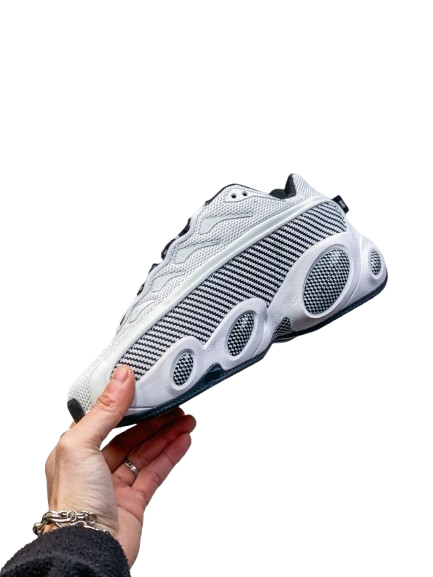 NIKE NOCTA GLIDE WHITE - L'ÉQUILIBRE PARFAIT - STYLE NOCTURNE RAFFINÉ