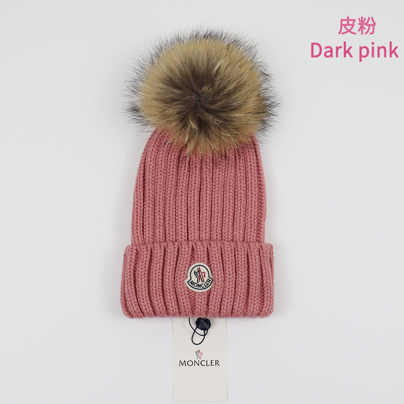 BONNET MONCLER - L'ÉLÉGANCE ALPINE POUR LA TÊTE