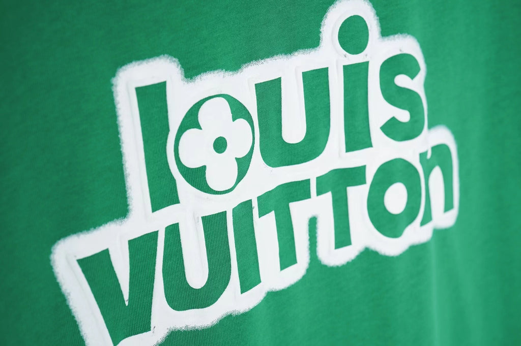 T-SHIRT LOUIS VUITTON | L'Essence du Luxe Urbain