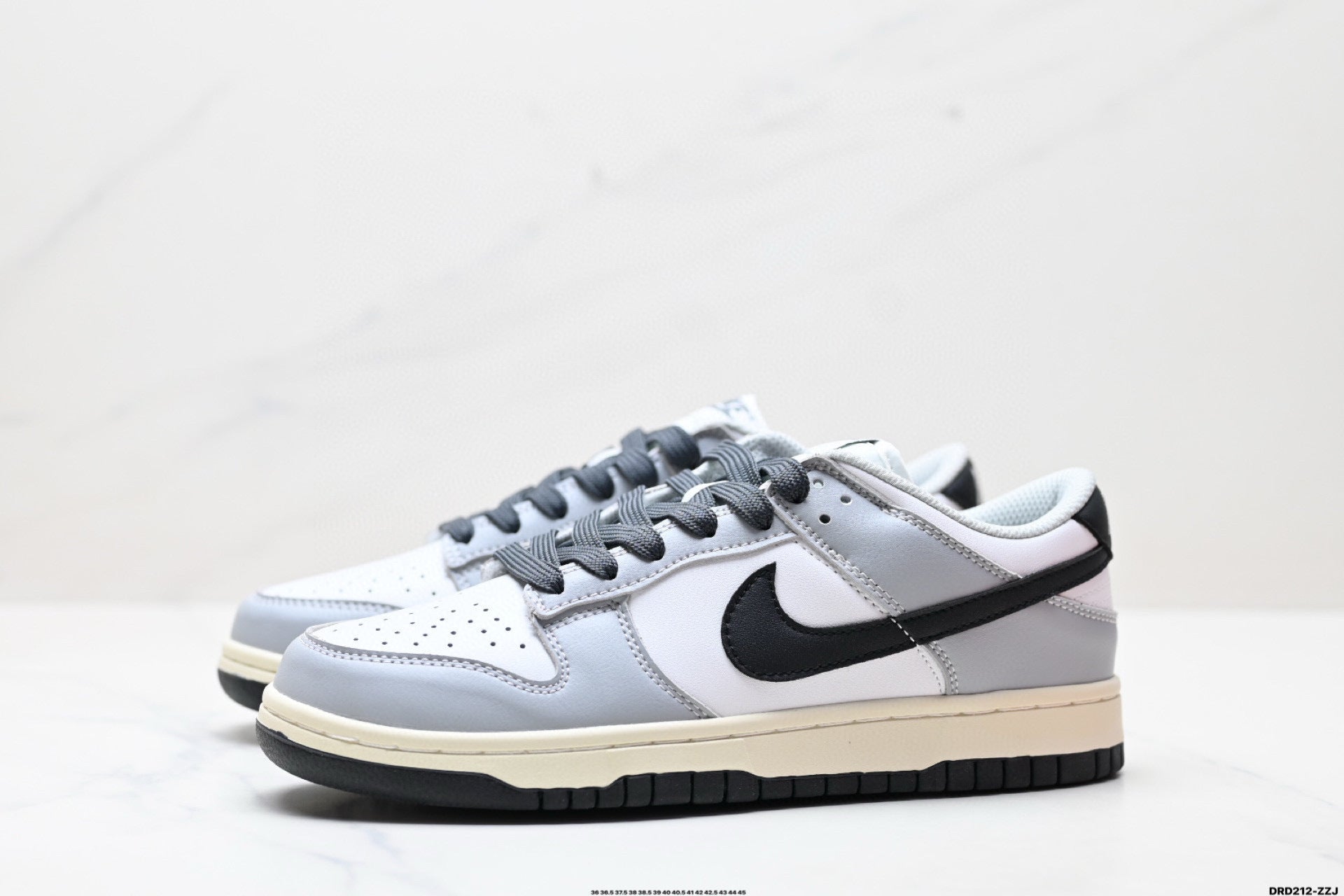 NIKE DUNK LOW - L'ICÔNE DU STREETWEUR RETOURNÉE AUX SOURCES