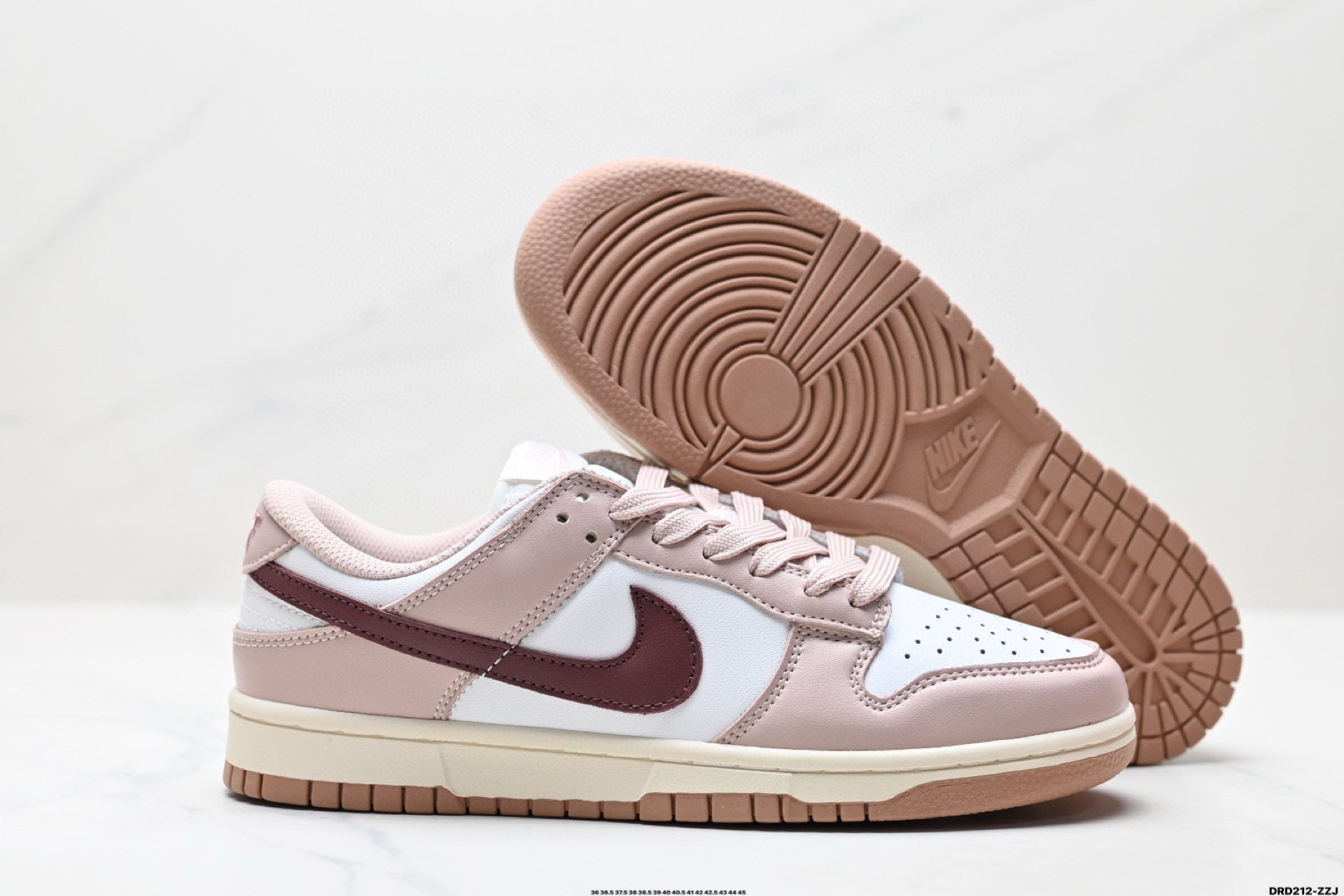 NIKE DUNK LOW - L'ICÔNE DU STREETWEUR RETOURNÉE AUX SOURCES