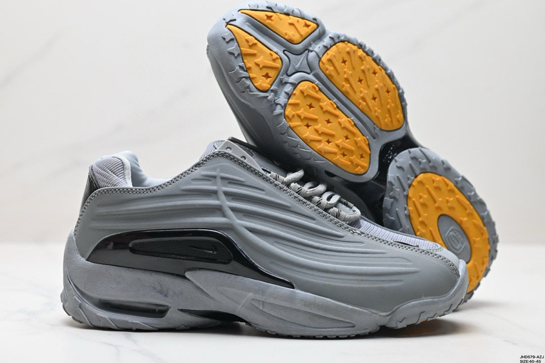 NIKE NOCTA HOT STEP 2 - LA TECHNOLOGIE NOCTURNE DE DRAKE