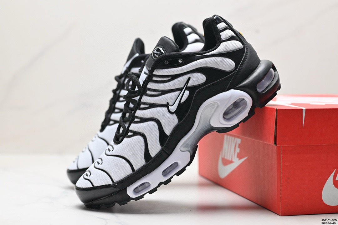 NIKE AIR FORCE 1 MID - LA LÉGENDE MONTE D'UN CRAN