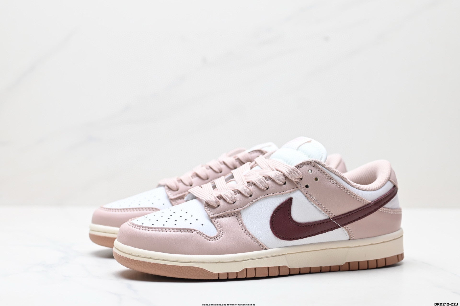 NIKE DUNK LOW - L'ICÔNE DU STREETWEUR RETOURNÉE AUX SOURCES