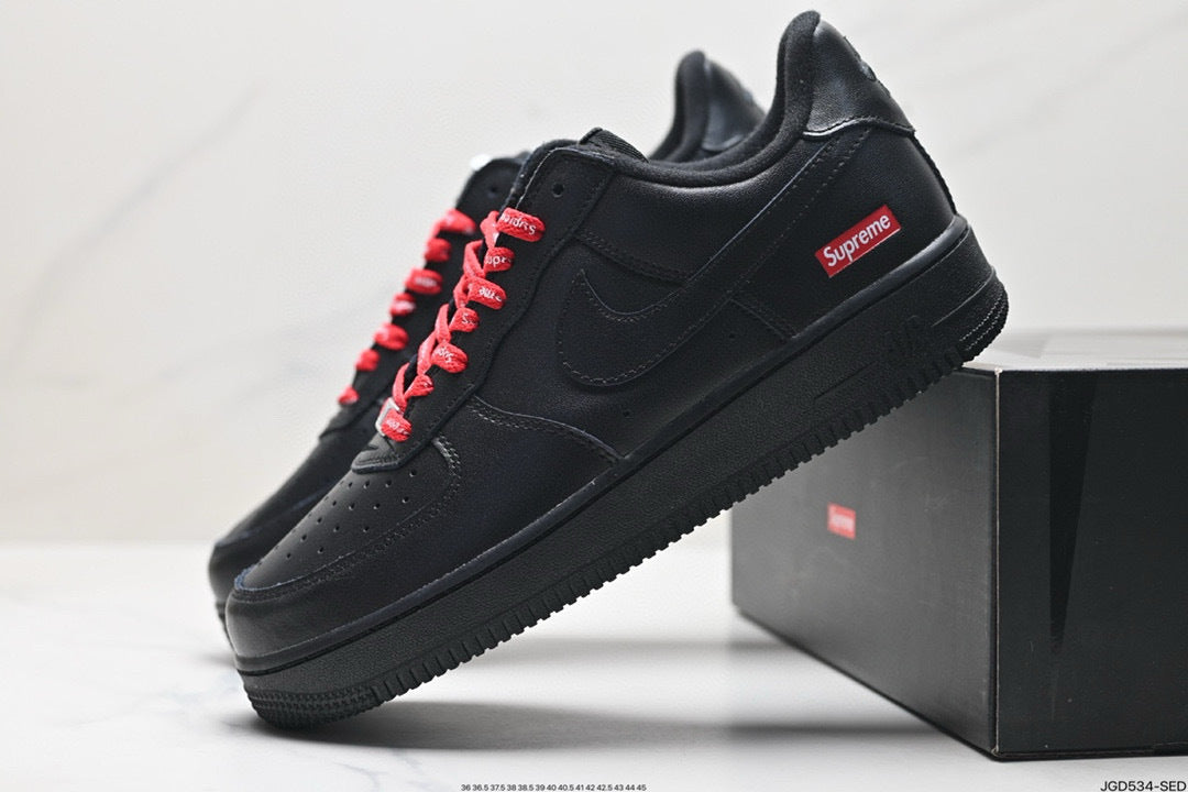 NIKE AIR FORCE 1 LOW x SUPREME (NOIR) - LE GRAAL DE LA COLLABORATION