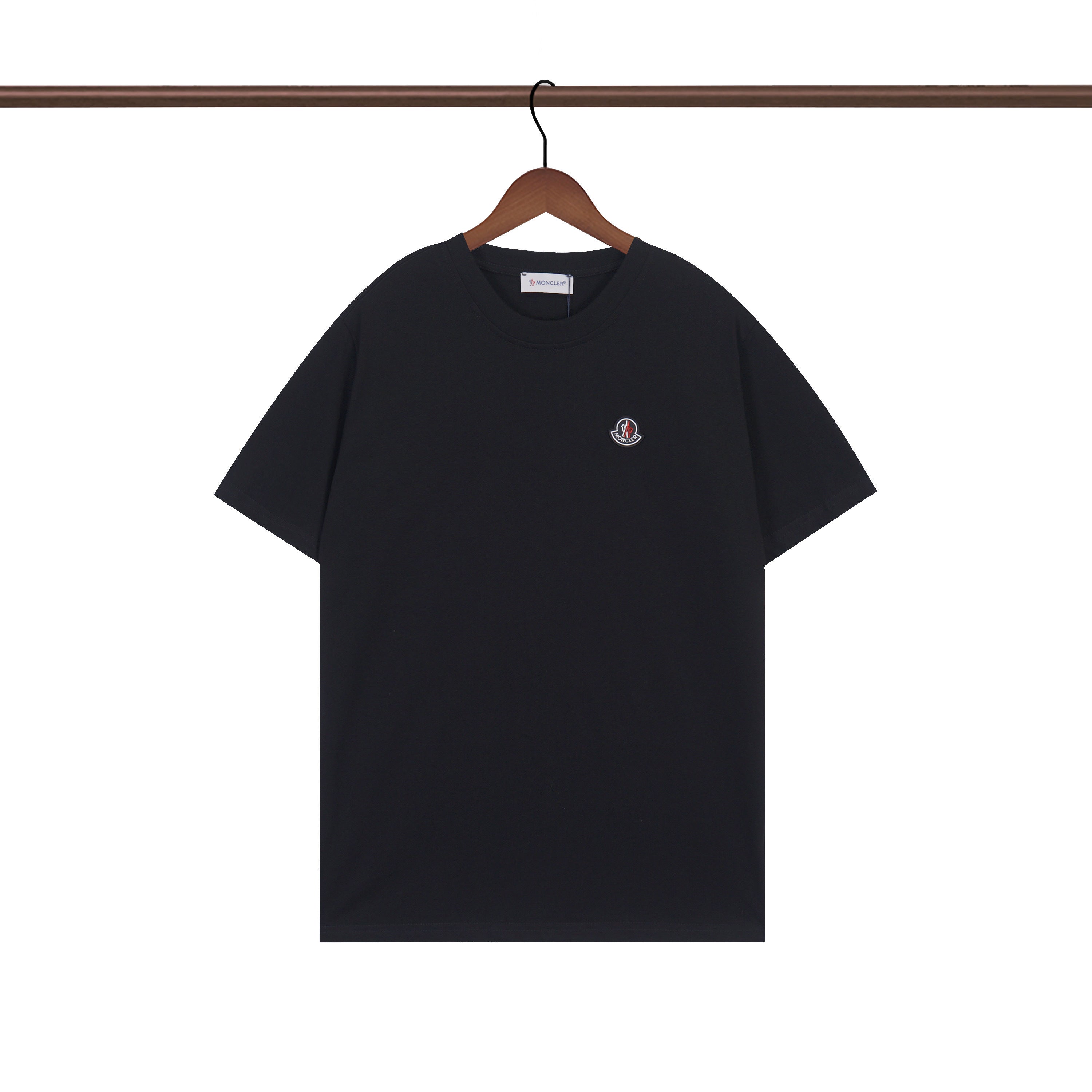 T-SHIRT MONCLER | L'ESPRIT ALPIN AU QUOTIDIEN