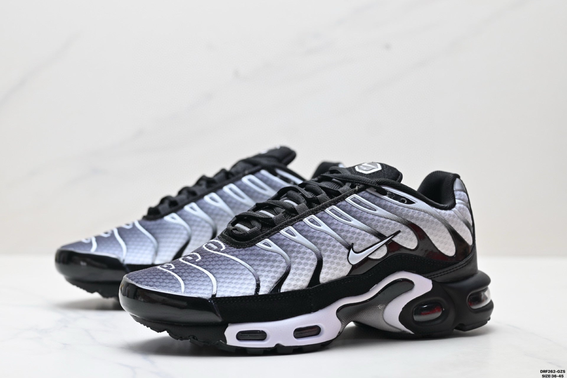 NIKE AIR MAX PLUS (TN) - L'ICÔNE REBELLE AU DÉGRADÉ VIBRANT