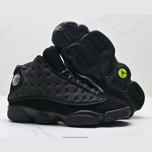 AIR JORDAN 13 « BLACK CAT » - LA PRÉDATRICE NOCTURNE