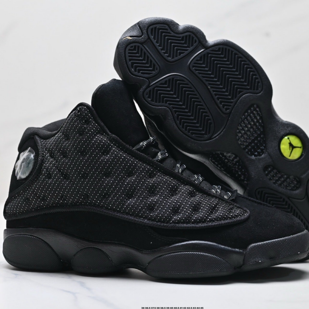 AIR JORDAN 13 « BLACK CAT » - LA PRÉDATRICE NOCTURNE