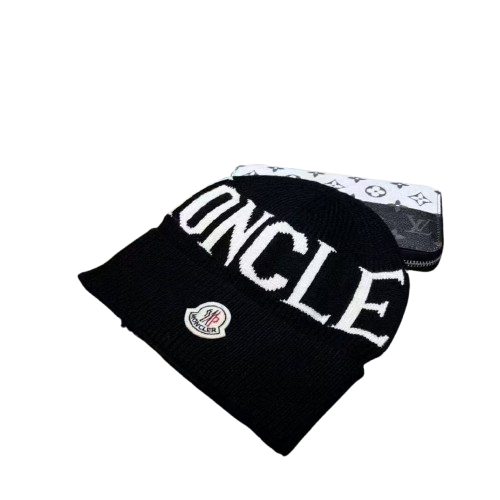 BONNET MONCLER - L'ÉLÉGANCE ALPINE POUR LA TÊTE