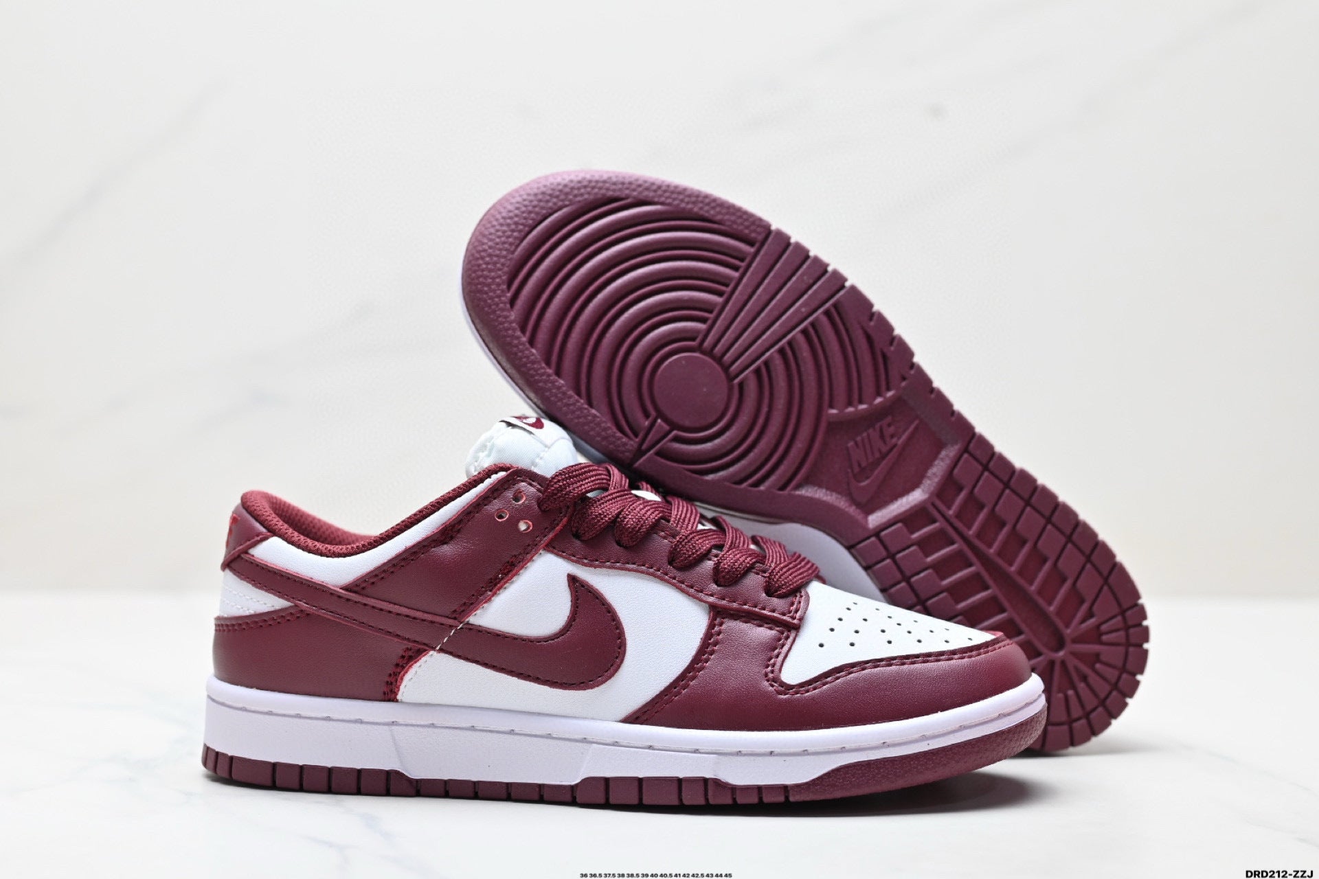 NIKE DUNK LOW BLANC / BORDEAUX - LE CONTRASTE AUDACIEUX